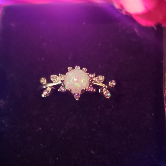 Ring - Picture 4 of 7